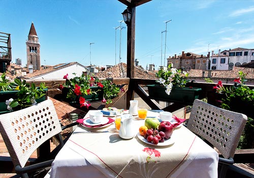 Colazione in terrazza