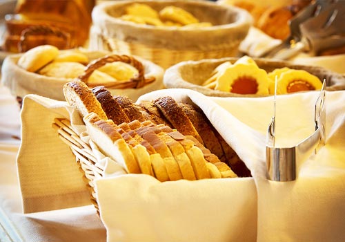 Pane e dolci per colazione